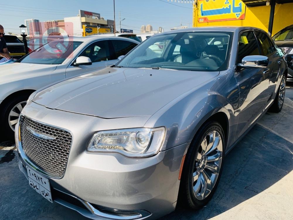 کرایسلەر 300